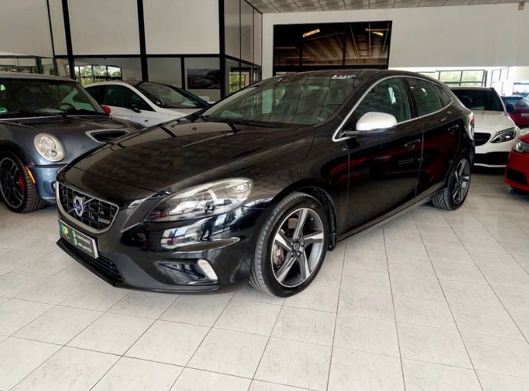 Preto Usado 2014 Volvo V40 R-Design Carrinha | € 12.980 (Preço justo) - Imagem 1/4