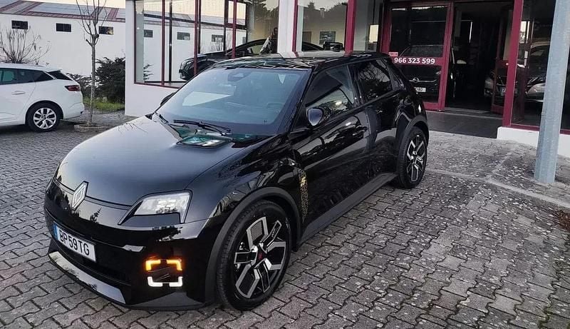 Preto Usado 2024 Renault 5 E-Tech Citadino | € 32.990 - Imagem 1/4