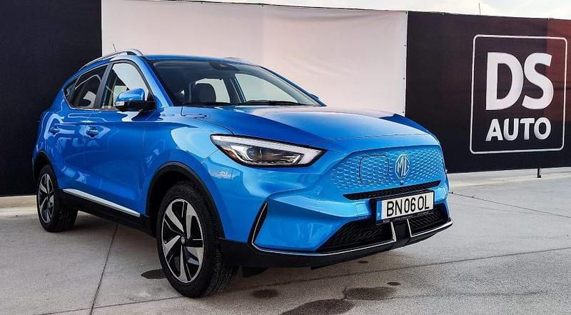 Azul Usado 2023 MG ZS Sedan | € 27.500 (Preço elevado) - Imagem 1/4