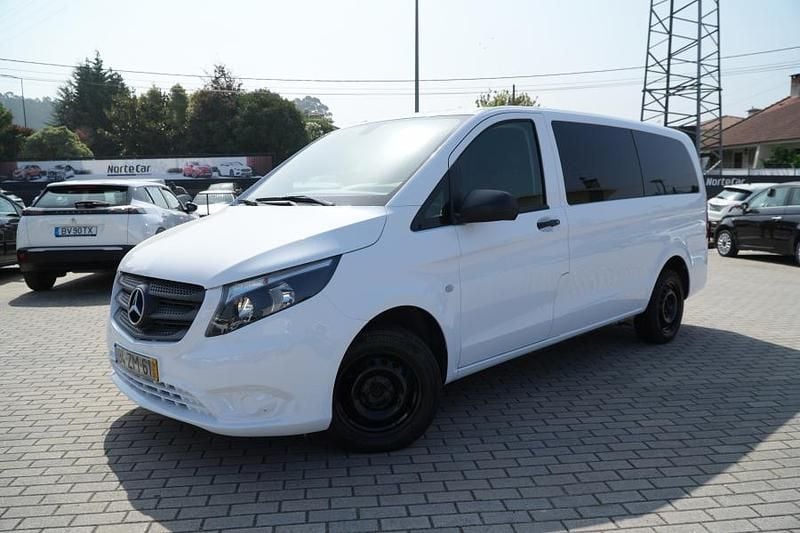 Branco Usado 2019 Mercedes Vito Monovolume | € 28.500 (Caro) - Imagem 1/4