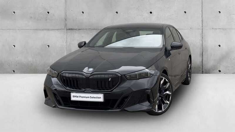 Preto sapphire metalizada Usado 2023 BMW i5 Shadowline Sedan | € 60.900 (Preço justo) - Imagem 1/4