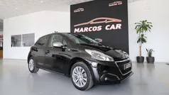 Preto Usado 2016 Peugeot 208 Style Citadino | € 9.700 (Preço justo)