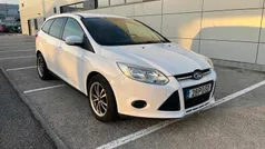 Branco Usado 2011 Ford Focus Trend Sedan | € 7.500 (Bom preço)