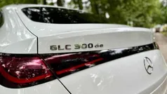 Branco Usado 2024 Mercedes GLC300 Citadino | € 78.500 (Preço justo)