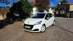 Branco Usado 2017 Peugeot 208 Citadino | € 9.950 (Preço justo)