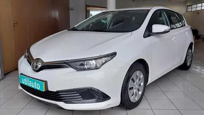 Usado Toyota Auris 90 HP (66 kW) 2015 Citadino
