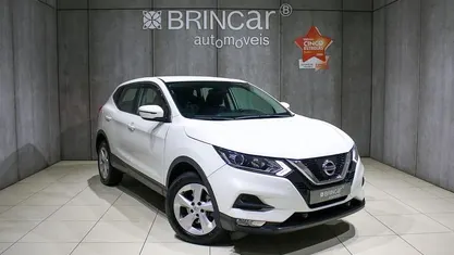 Usado Nissan Qashqai Acenta 130 HP (95 kW) 2017 Branco SUV