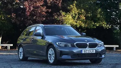 Cinzento Usado 2020 BMW 318 | € 23.350 (Bom preço)