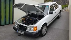 Branco Usado 1991 Mercedes E200 Sedan | € 8.500