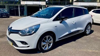 Usado Renault Clio IV 90 HP (66 kW) 2018 Branco Carrinha