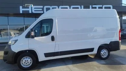 Usado Peugeot Boxer Premium 165 HP (121 kW) 2020 Van