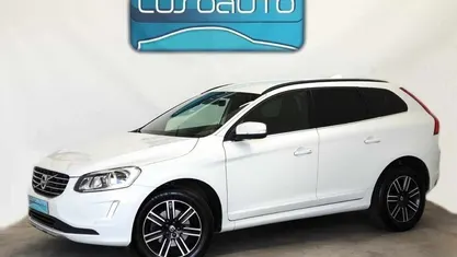 Usado Volvo XC60 Dynamic 150 HP (110 kW) 2017 SUV