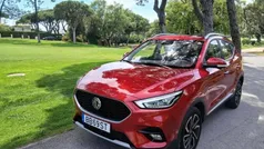 Vermelho Usado 2023 MG ZS Sedan | € 19.900 (Preço justo)