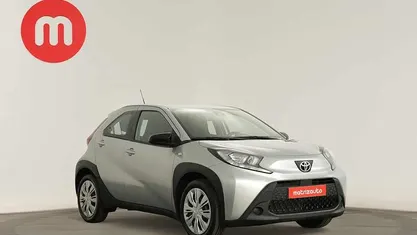 Cinzento Usado 2023 Toyota Aygo Citadino | € 15.499 (Preço justo)