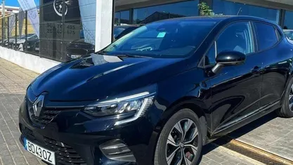 Usado Renault Clio V 100 HP (73 kW) 2023 Preto