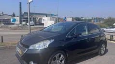 Usado 2012 Peugeot 208 Allure Citadino | € 7.380 (Preço justo)