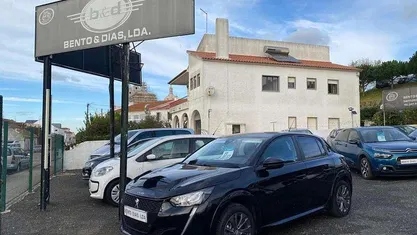 Usado Peugeot e-208 Style 100 kW (136 HP) 2023 Preto Citadino