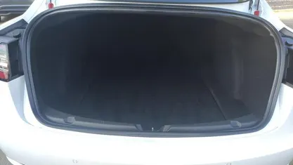 Branco Usado 2019 Tesla Model 3 Standard Range Plus Sedan | € 22.900 (Preço justo)