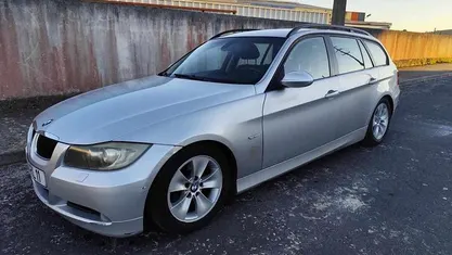 Cinzento Usado 2008 BMW 318 Carrinha | € 7.900 (Preço justo)