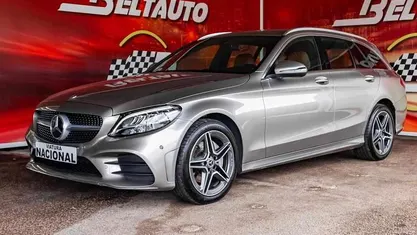 Usado Mercedes C220 AMG line 194 HP (142 kW) 2019 Cinzento Coupé