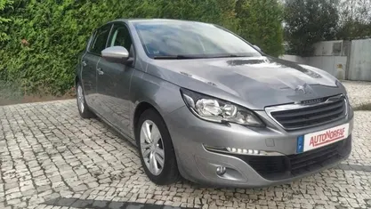 Usado 2016 Peugeot 308 Allure Citadino | € 13.900 (Preço justo)