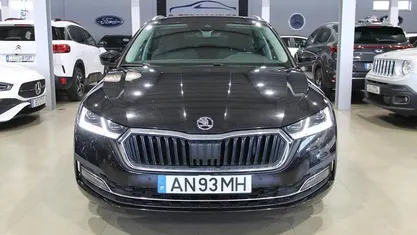 Usado Skoda Octavia 116 HP (85 kW) 2022 Preto Carrinha