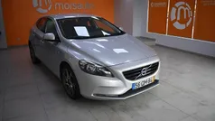 Cinzento Usado 2015 Volvo V40 | € 14.900 (Preço justo)