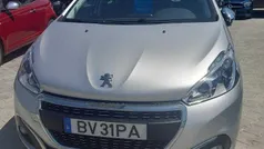 Usado 2016 Peugeot 208 Allure Citadino | € 8.990 (Preço justo)