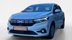 Branco Usado 2023 Dacia Sandero Expression Citadino | € 15.250 (Bom preço)