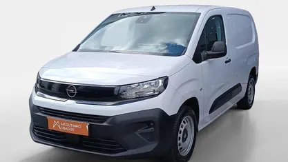 Usado Opel Combo 100 HP (73 kW) 2025 Branco