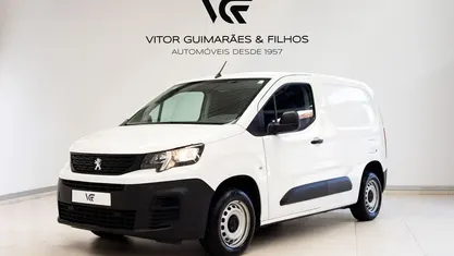 Branco Usado 2021 Peugeot Partner Monovolume | € 15.990 (Preço justo)