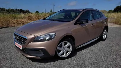 Usado Volvo V40 114 HP (83 kW) 2013 Outra Citadino