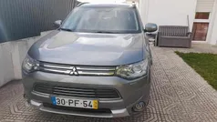 Cinzento Usado 2014 Mitsubishi Outlander SUV | € 13.500 (Preço justo)
