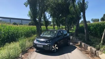 Cinzento Usado 2015 BMW i3 Citadino | € 13.990 (Preço justo)