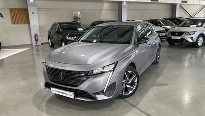 Usado Peugeot 308 Allure 130 HP (95 kW) 2024