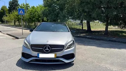 Cinzento Usado 2016 Mercedes A200 Citadino | € 15.750 (Preço justo)