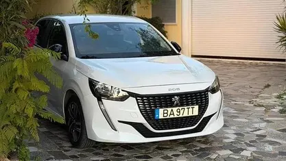 Branco Usado 2023 Peugeot 208 Citadino | € 15.900 (Preço justo)