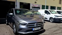 Cinzento Usado 2019 Mercedes B180 Monovolume | € 21.900 (Preço justo)