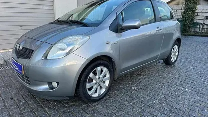 Usado Toyota Yaris Sol 90 HP (66 kW) 2008 Citadino