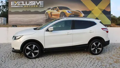 Branco Usado 2015 Nissan Qashqai Premium Edition SUV | € 15.490 (Preço justo)