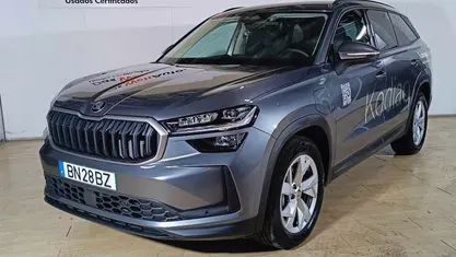 Cinzento Usado 2024 Skoda Kodiaq SUV | € 41.500 (Preço justo)