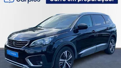 Usado Peugeot 5008 Allure 130 HP (95 kW) 2020 Preto SUV