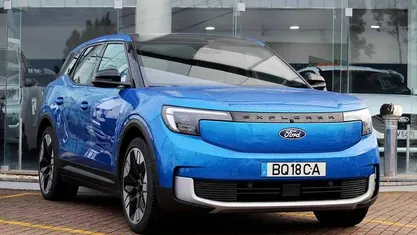 Azul Usado 2025 Ford Explorer Premium SUV | € 39.990 (Preço justo)