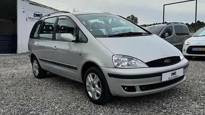 Cinzento Usado 2004 Ford Galaxy Monovolume | € 5.500 (Preço justo)