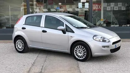 Usado Fiat Punto 70 HP (51 kW) 2017 Cinza Citadino