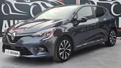 Branco Usado 2020 Renault Clio V LIMITED Sedan | € 17.900 (Preço justo)