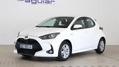 Branco Usado 2021 Toyota Yaris Hybrid Comfort Citadino | € 19.500 (Preço justo)