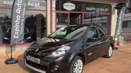 Preto Usado 2010 Renault Clio II | € 5.950 (Preço justo)