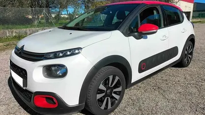 Usado 2017 Citroën C3 PureTech Citadino | € 9.950 (Preço justo)