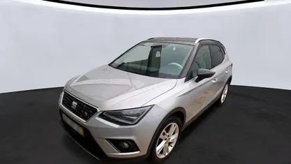 Usado Seat Arona FR 115 HP (84 kW) 2019 Cinzento claro metalizado SUV